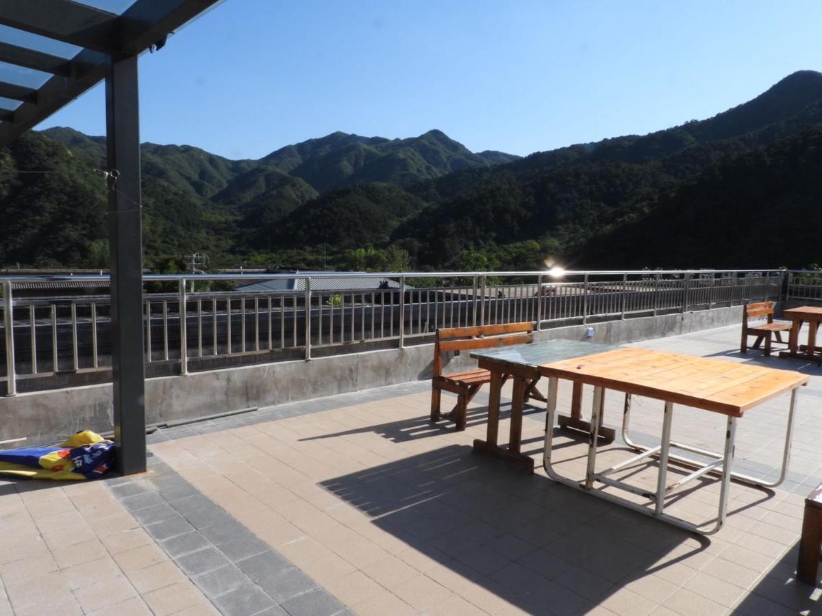 הואירו Beijing Huanghuacheng Water Great Wall Derunju Guesthouse מראה חיצוני תמונה